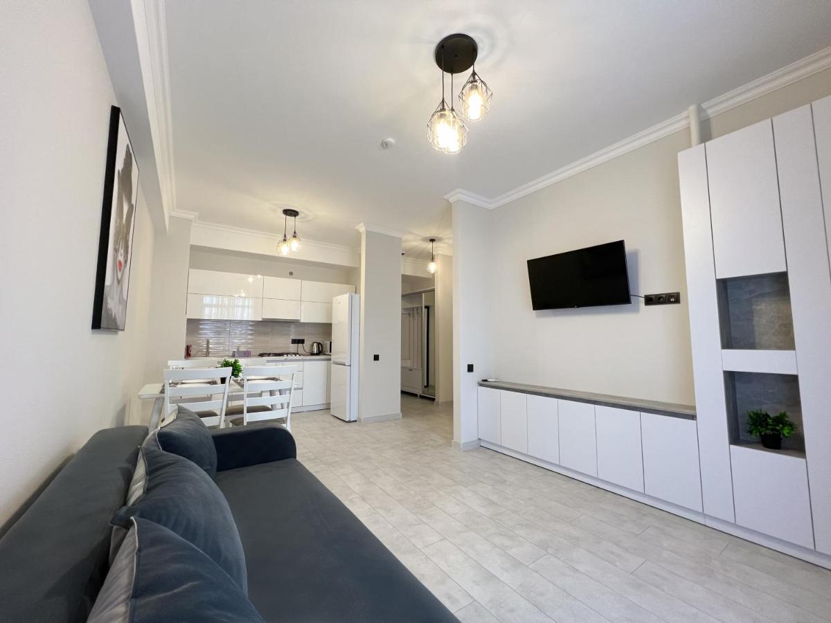 Oasis, Charming 1bd With Living Appartamento